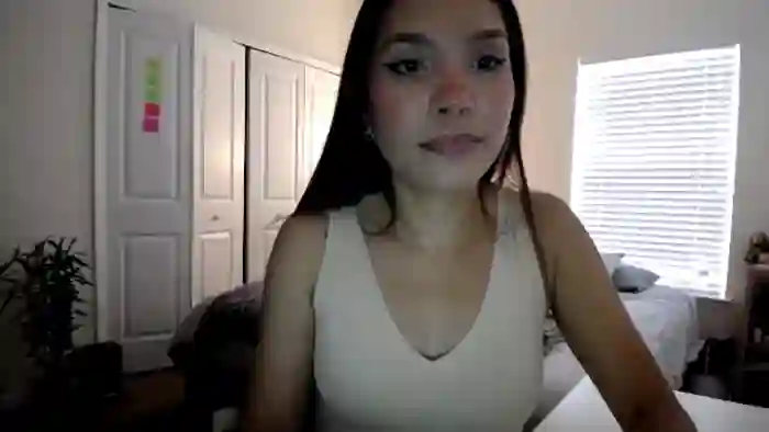 Zyrabrunette