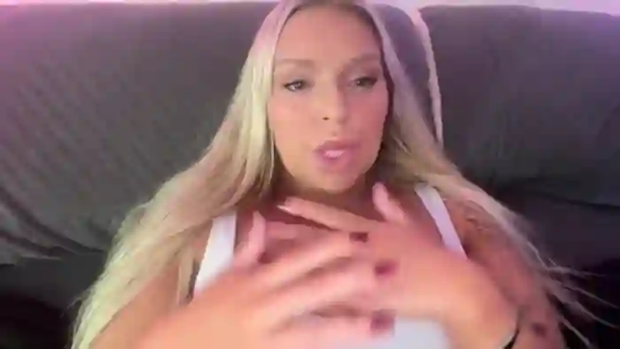 KissMyTitsPls