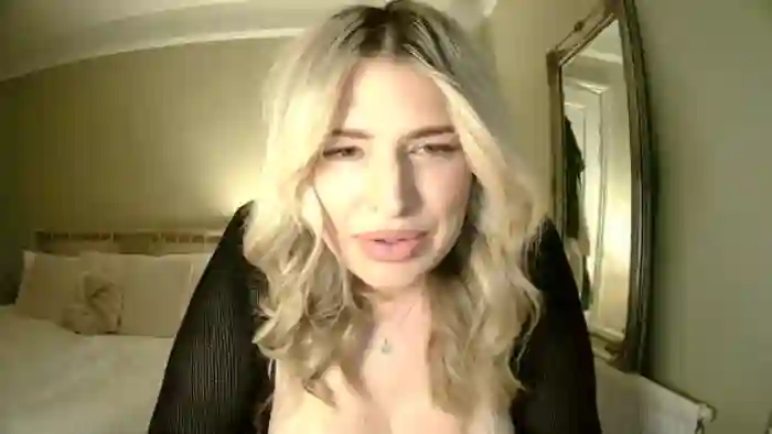 Roxy_Reveals