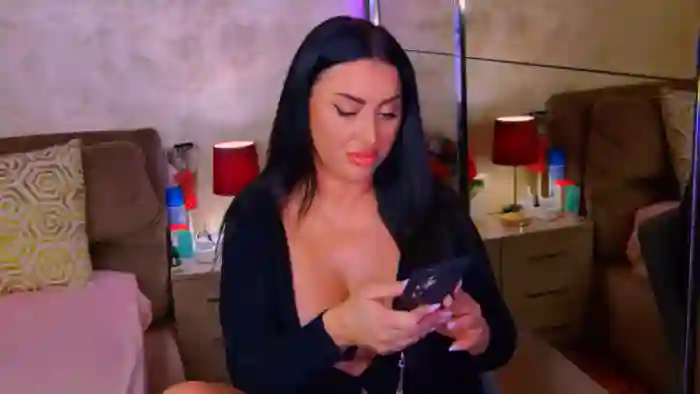 Busty_Cristal