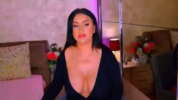 Busty_Cristal