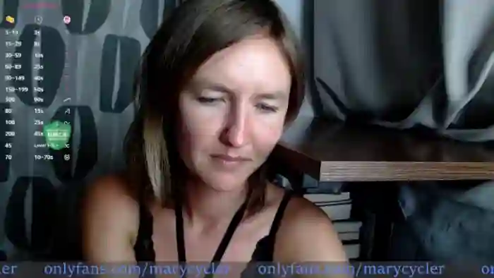 Ladyy_on_MTB