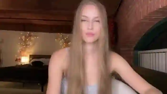 Luna_Moore1