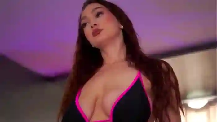 BustyBabeX