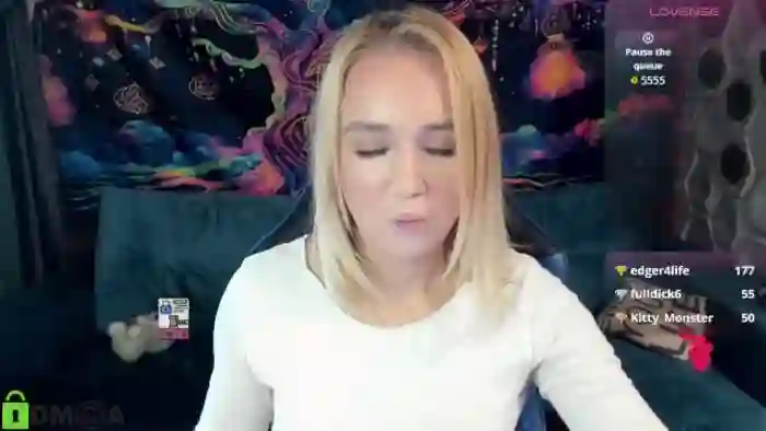 QueenBlondee