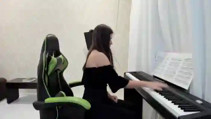 piano_girl