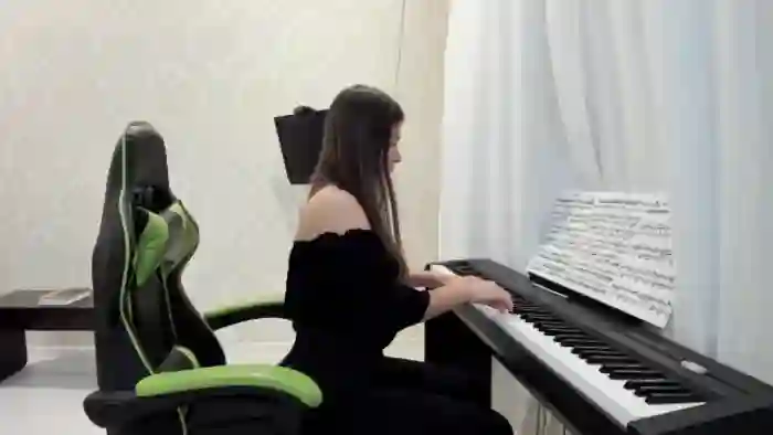 piano_girl