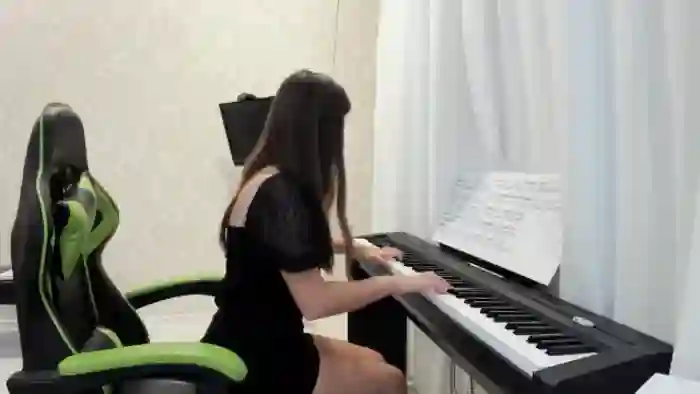 piano_girl