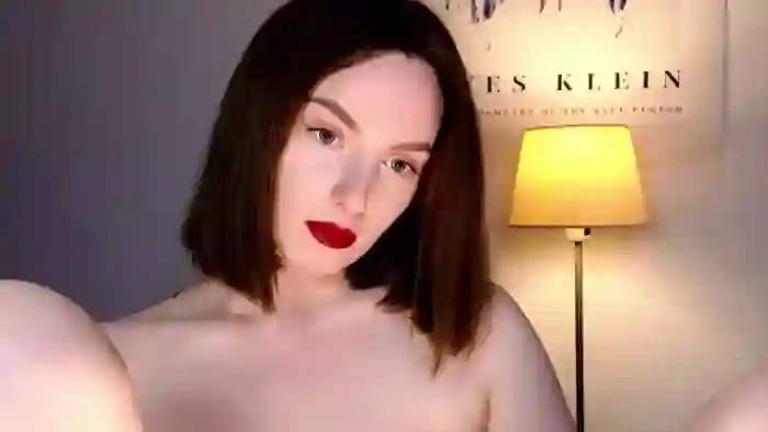 Red_Lips_Girl