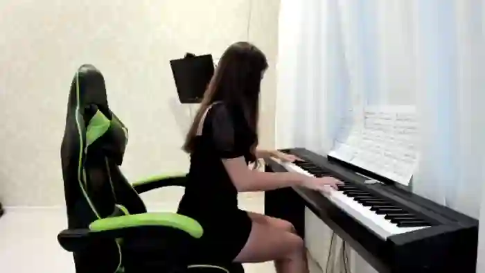 piano_girl