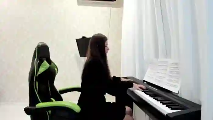 piano_girl