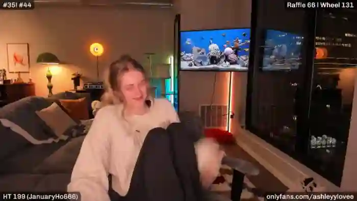AshleyyLovee
