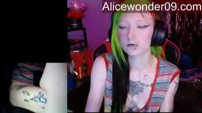 Alicewonder09