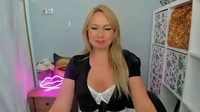 LatoyaCam