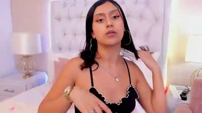 MiaLewis