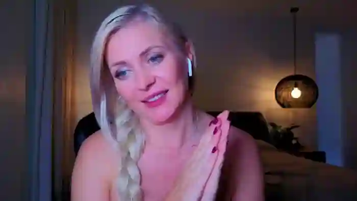 MsLindsayDevis