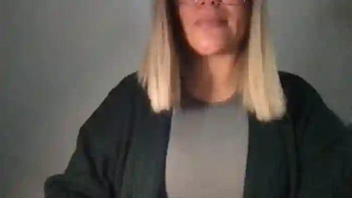 MistressLouUK