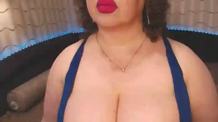 CurvyKatty40DD