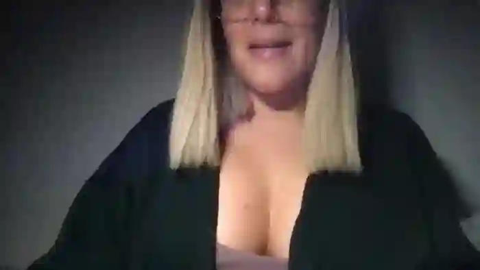 MistressLouUK