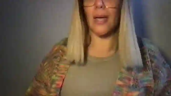 MistressLouUK