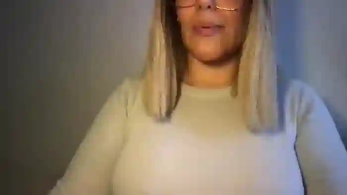 MistressLouUK