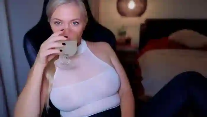 MsLindsayDevis