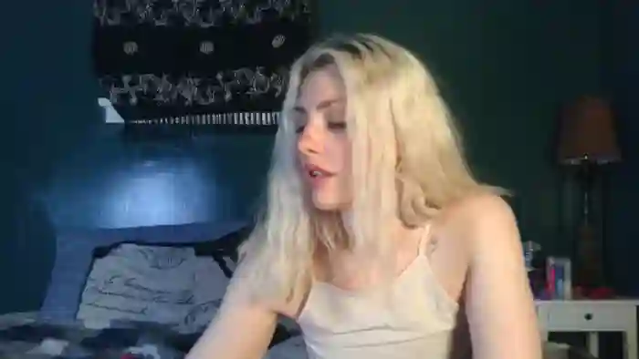 AlexMarieXOXO