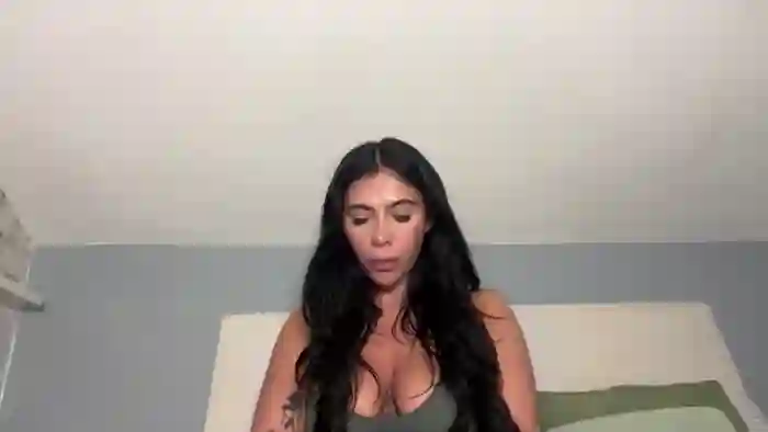 PrettynaughtyLacey