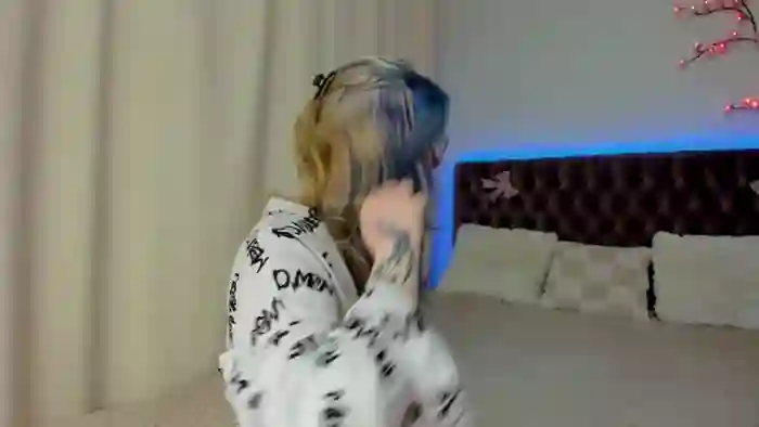 EllaMyerss