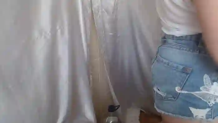BettyGirlKiss