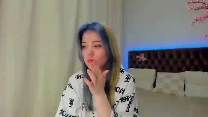 EllaMyerss