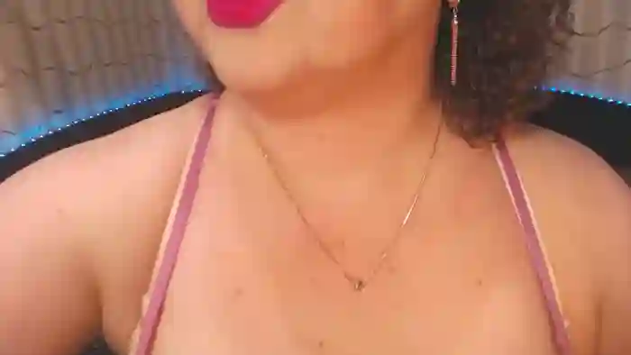 CurvyKatty40DD