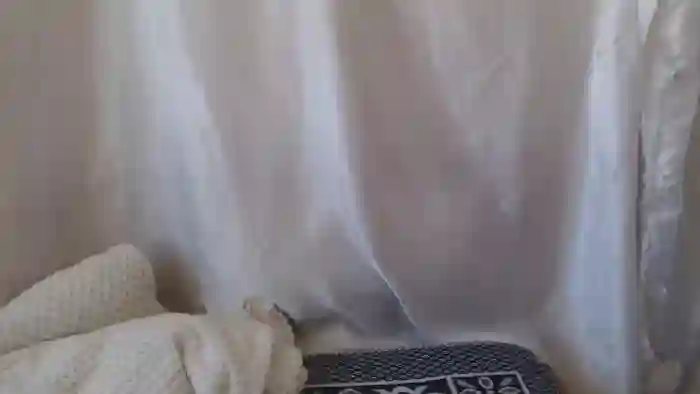 BettyGirlKiss