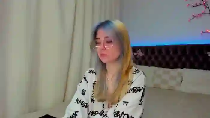 EllaMyerss