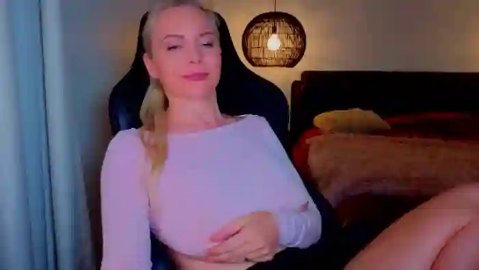 MsLindsayDevis