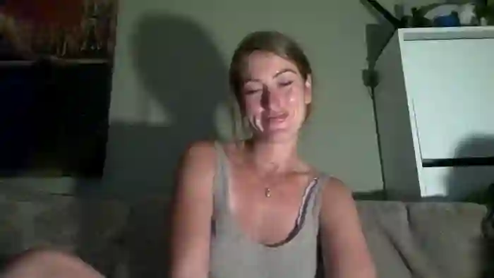 Luna_Valentina_UK