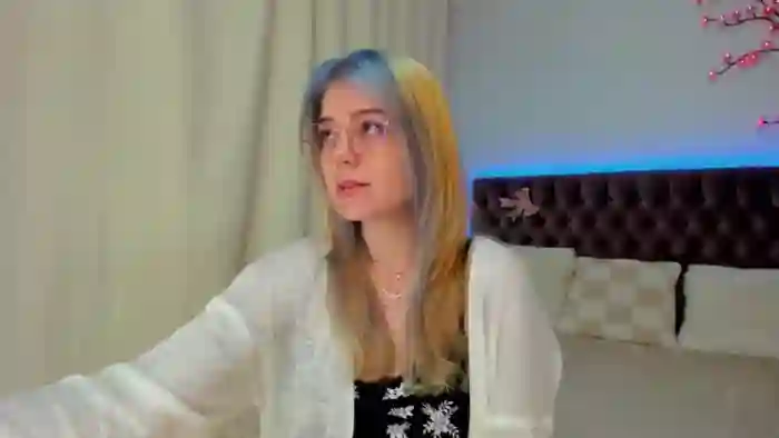 EllaMyerss