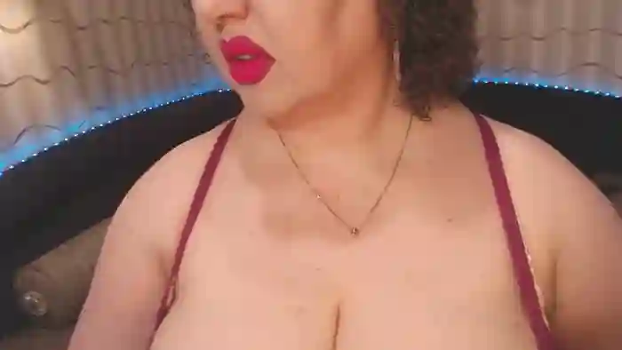 CurvyKatty40DD