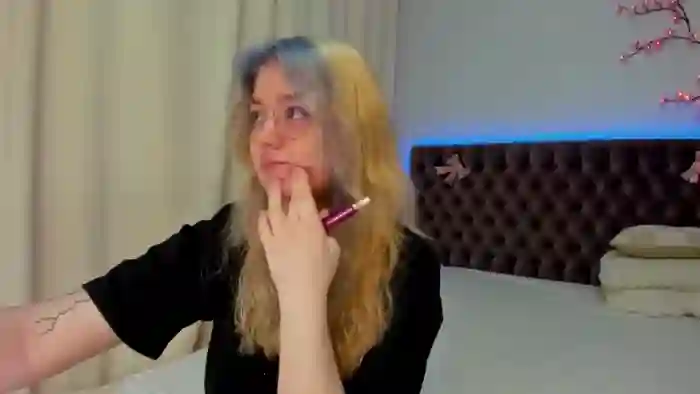 EllaMyerss