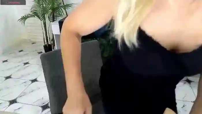 YrhotAbbyX