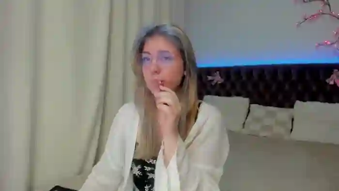 EllaMyerss