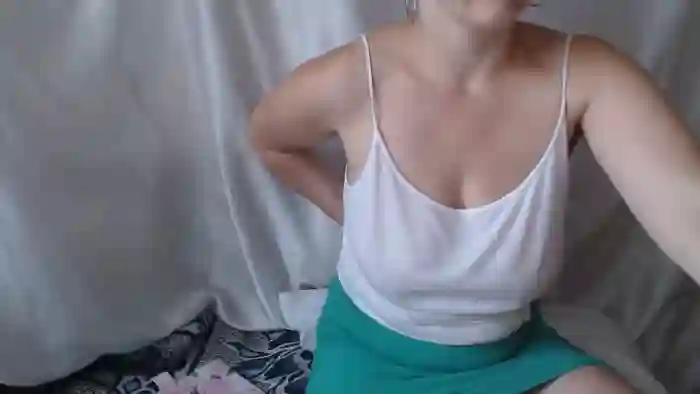 BettyGirlKiss