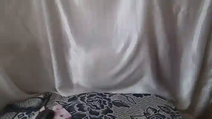 BettyGirlKiss