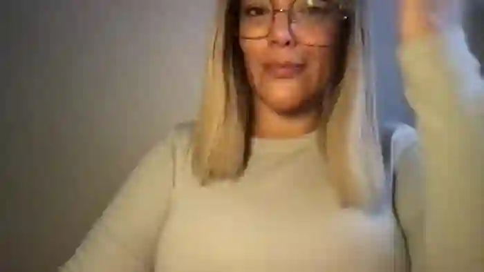 MistressLouUK