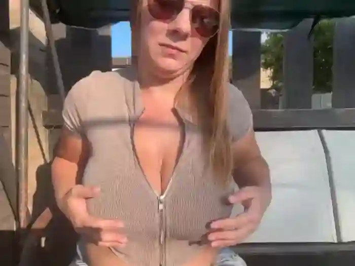 BustyMollyy