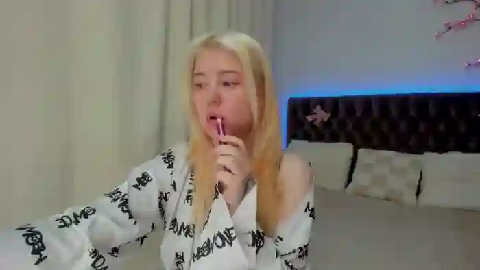 EllaMyerss