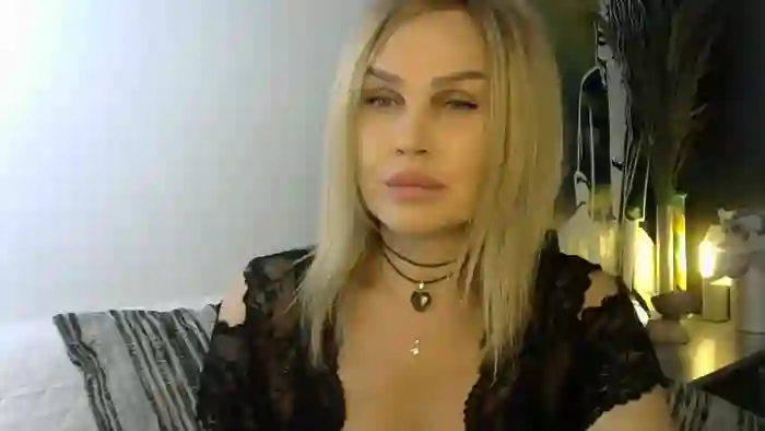 Evie_Paige