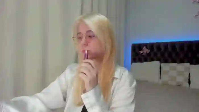 EllaMyerss