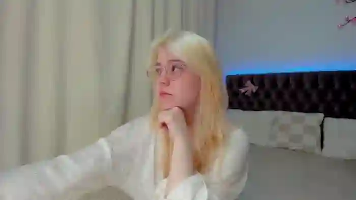 EllaMyerss