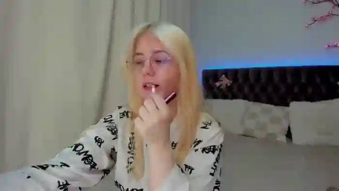 EllaMyerss
